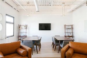 オフィスに絵を飾る際の注意点とは