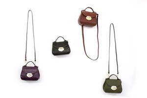 女性がどの色のショルダーバッグを持つと金運が上がるか